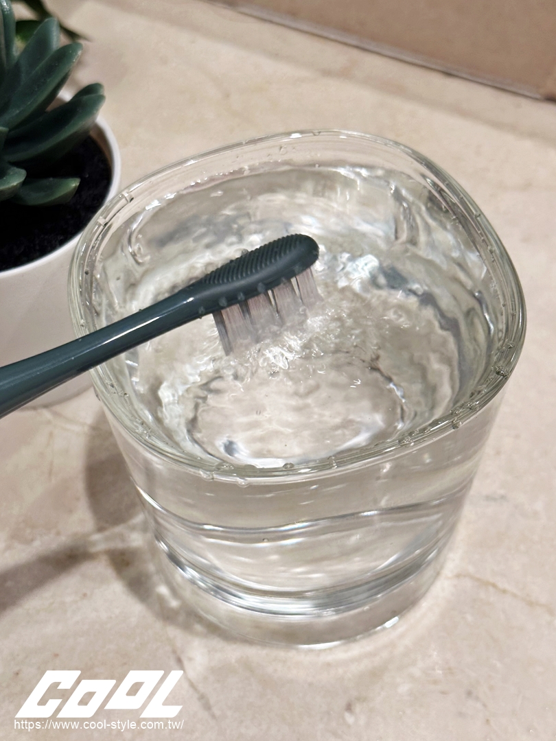 COOL開箱｜AI 智慧的結晶「Oclean X Pro Digital 智能音波電動牙刷」讓刷牙變好玩、打卡簽到刷頭免費兌換