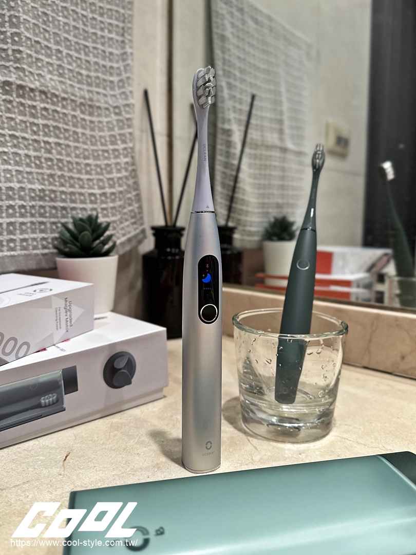 COOL開箱｜AI 智慧的結晶「Oclean X Pro Digital 智能音波電動牙刷」讓刷牙變好玩、打卡簽到刷頭免費兌換