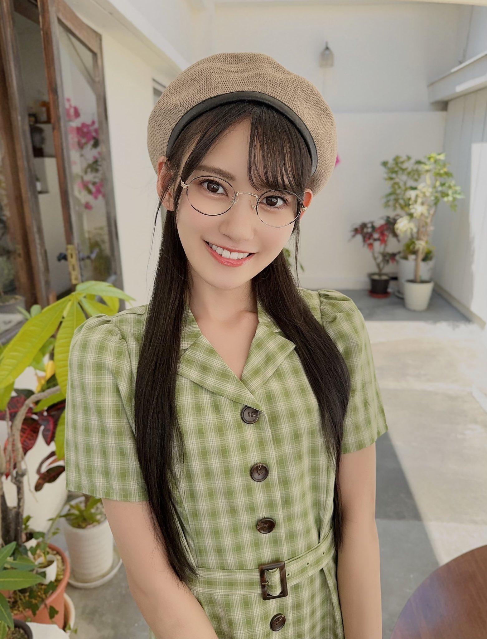 出道兩年，首次換上新造型！超人氣女優「八掛うみ」以潮流穿搭詮釋最新作品