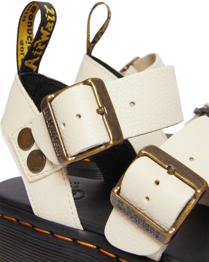 女孩們今夏穿搭必備最潮長腿增高術！Dr. Martens 夏季新品第二彈酷涼登場！