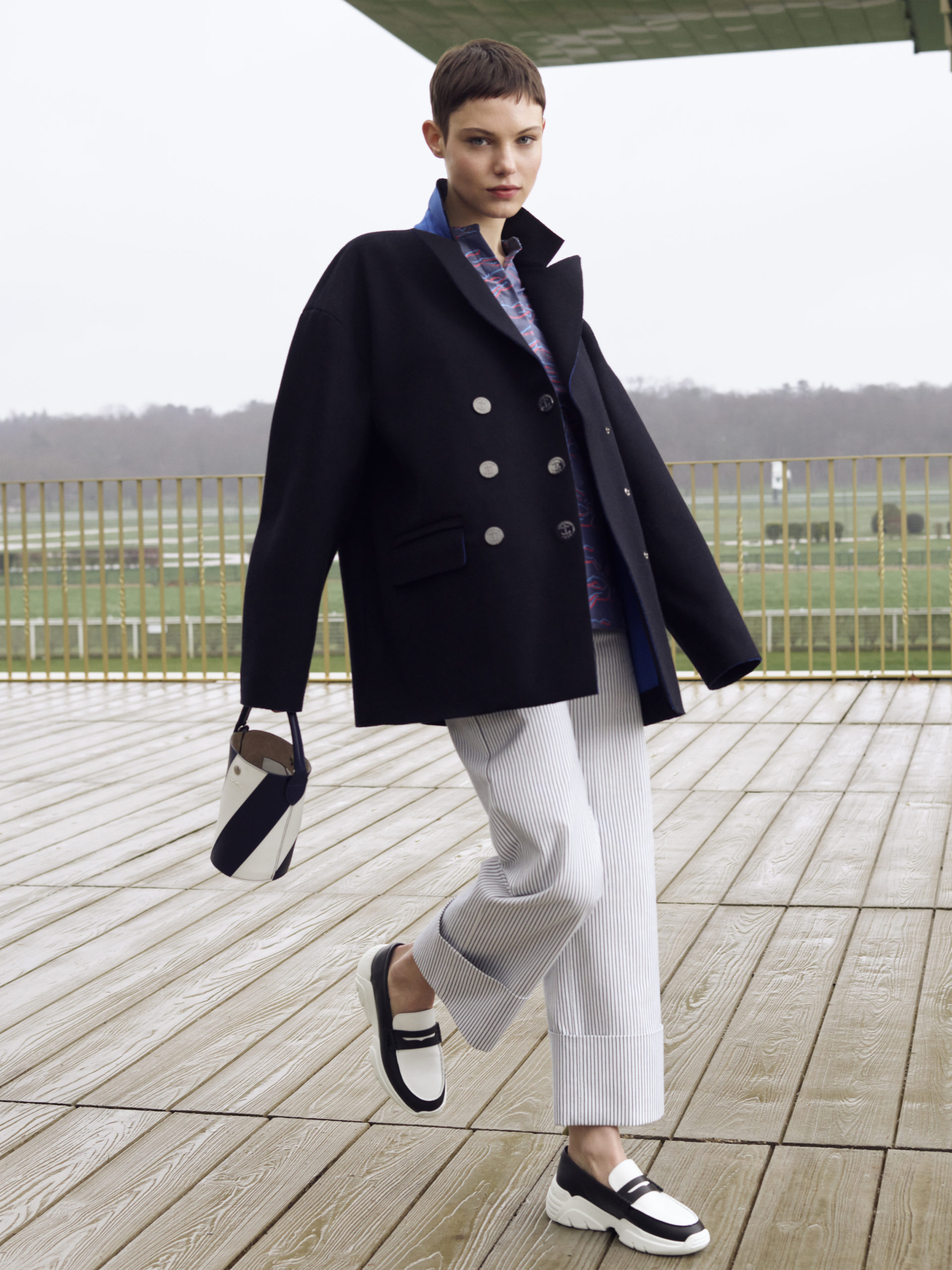 邵雨薇演繹賽馬時尚！Longchamp 2023 秋冬系列釋出！