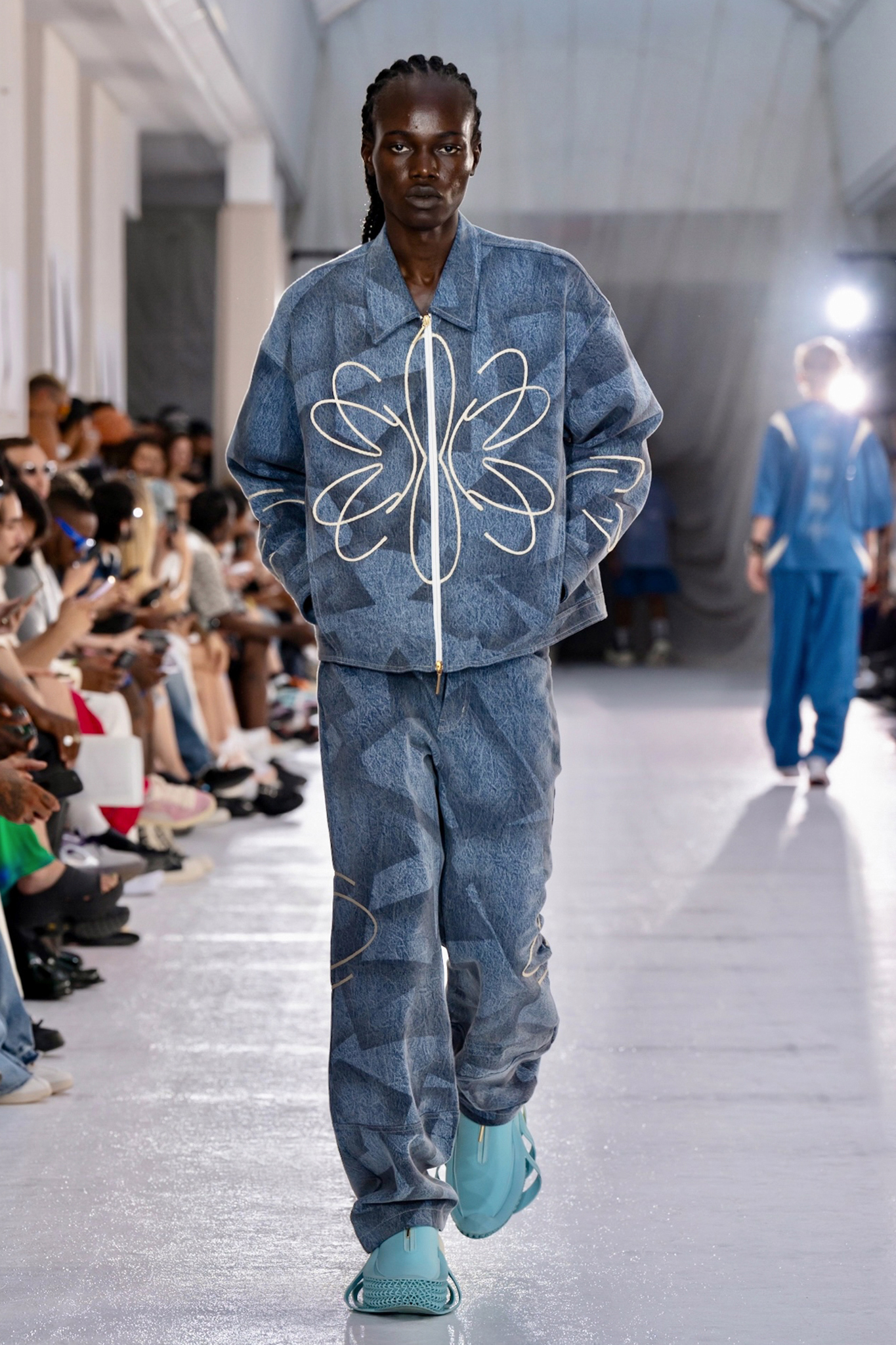 NBA 籃球巨星出現其中？「台灣之光」NAMESAKE  2024 春夏系列於巴黎時裝週登場！