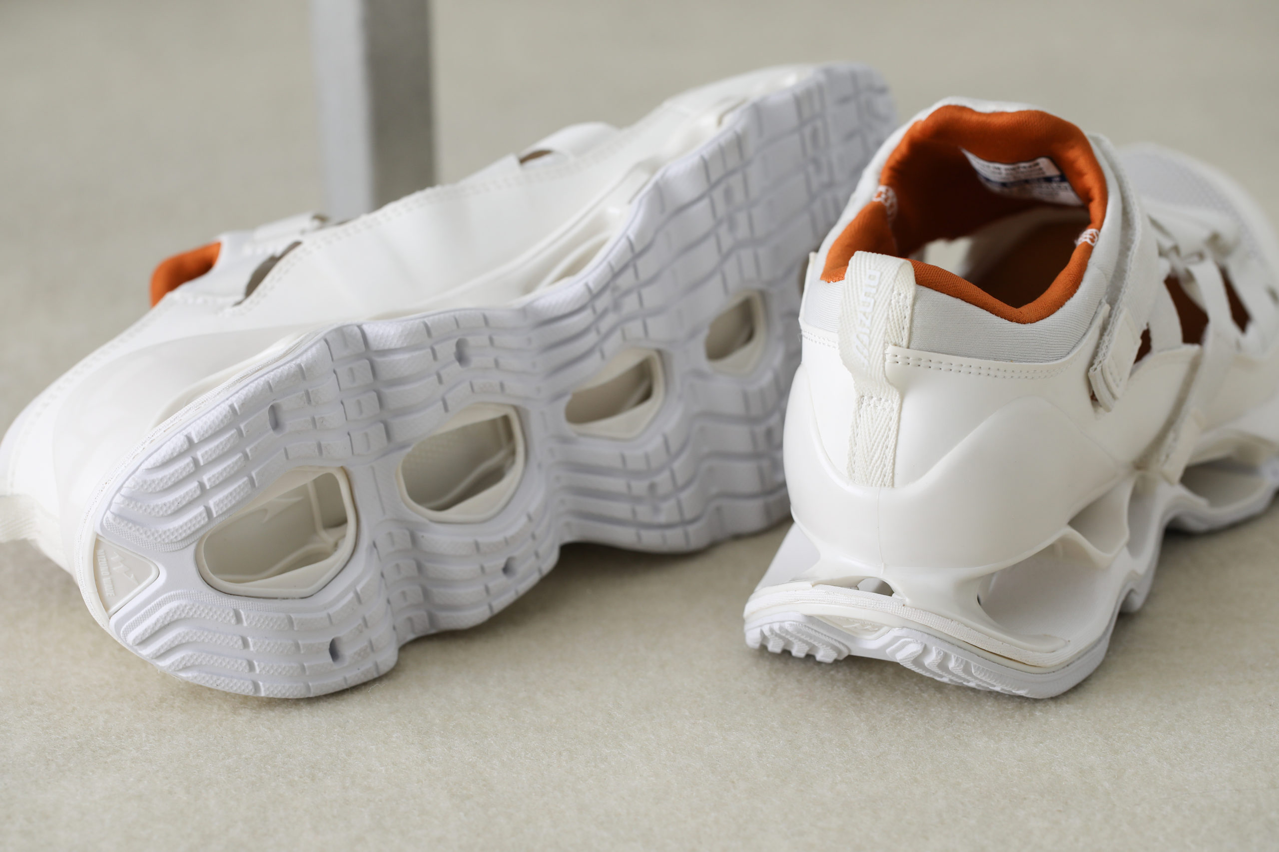 來自未來的涼鞋？『MIZUNO WAVE PROPHECY β』延續款 ”PROPHECY STRAP” 登場！誰說涼鞋只能文青風！