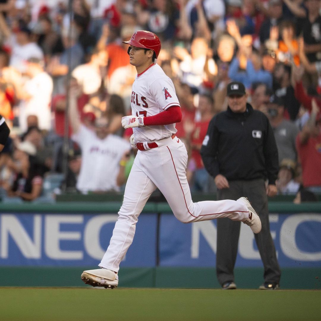 棒球之神降臨！大谷翔平「二刀流」繳 10K 外加雙響炮創紀錄，網：投打都跟鬼一樣...