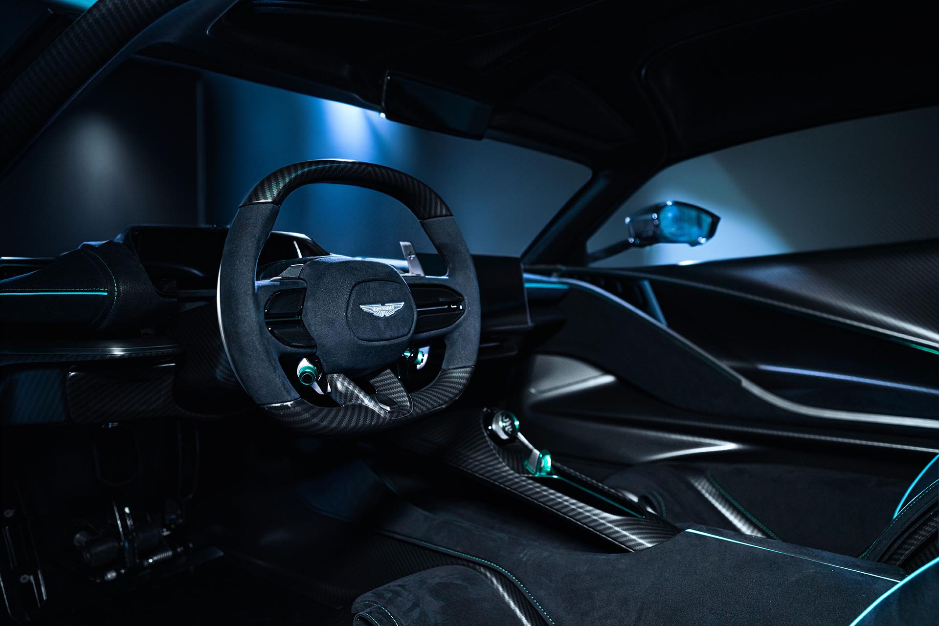 Aston Martin Valhalla-1