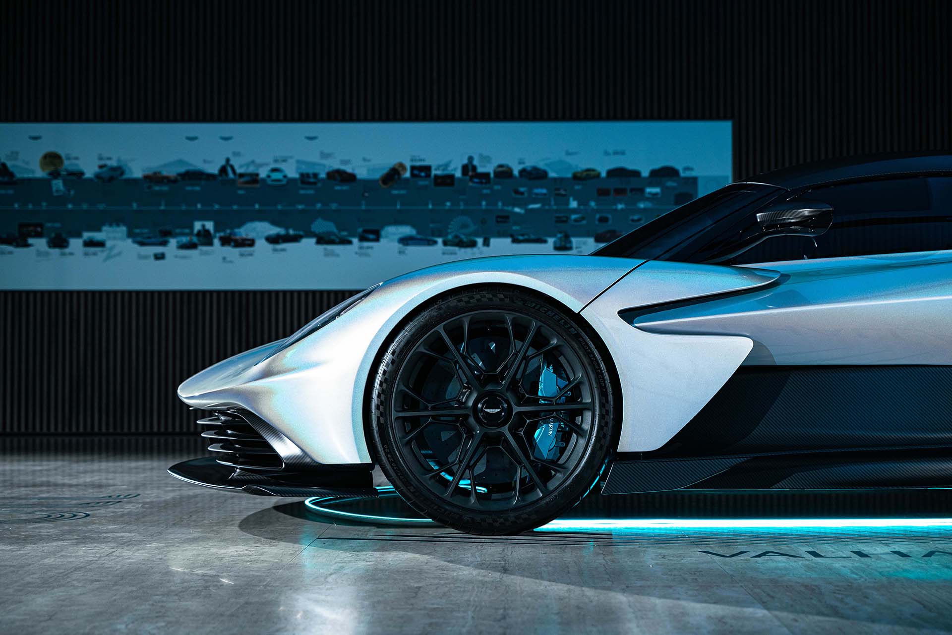 Aston Martin Valhalla-2