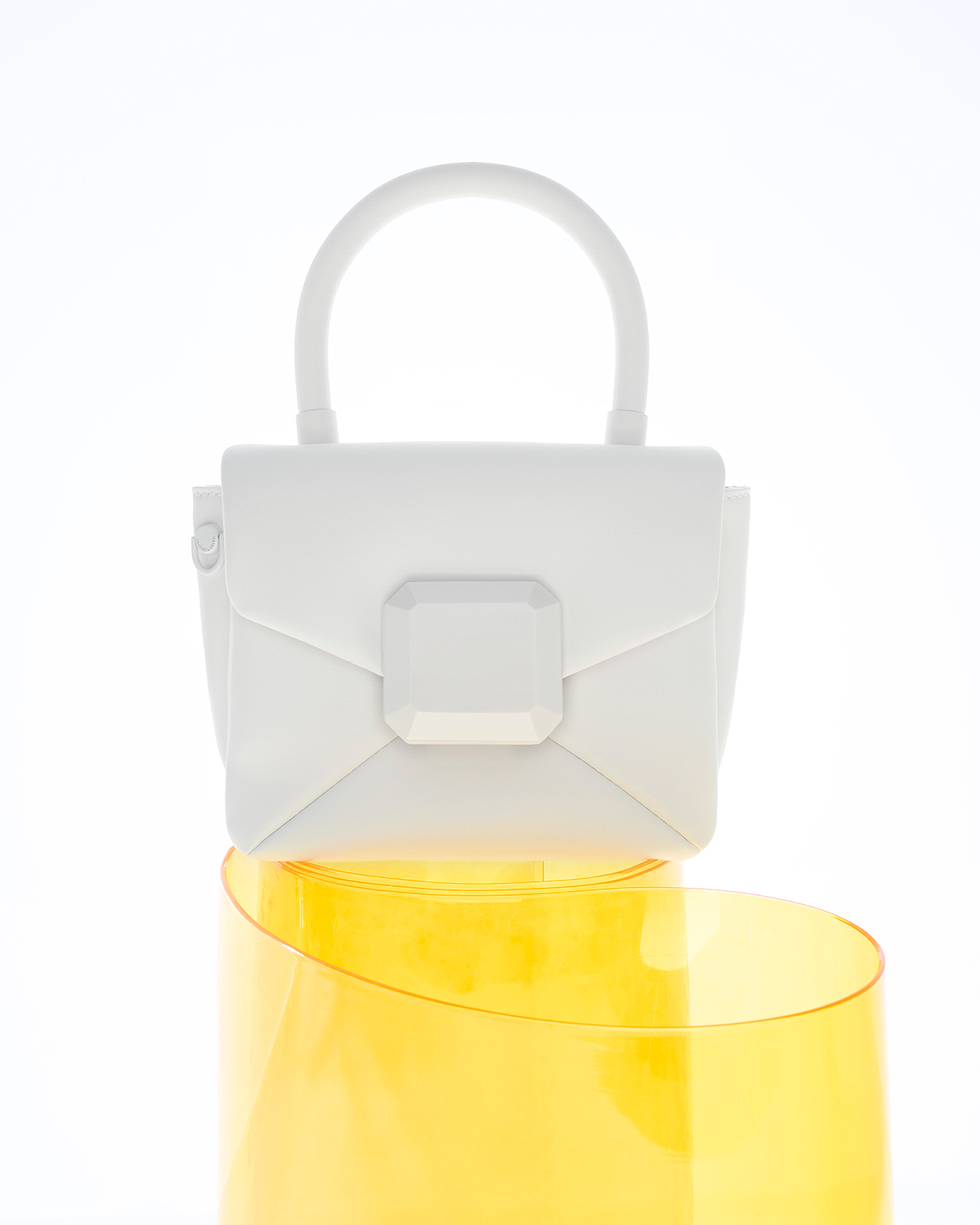 你要的 ITZY 同款都在這！CHARLES & KEITH 夏季系列正式登場！
