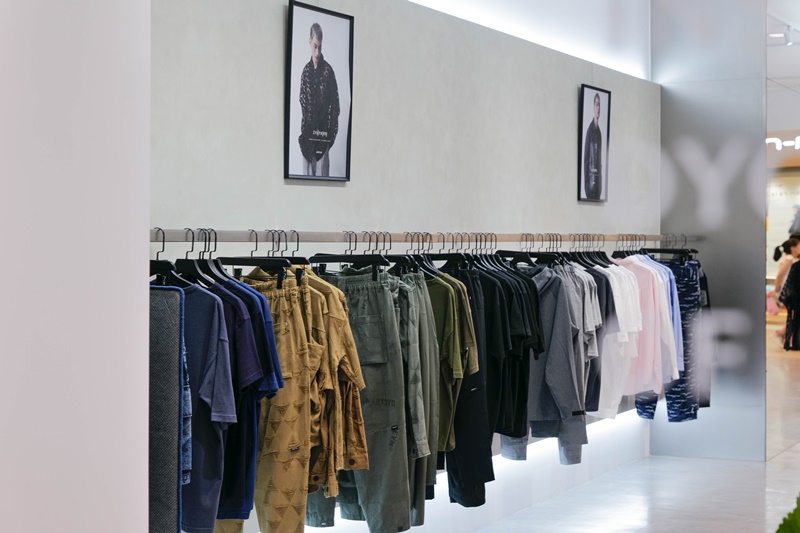 台中必逛！ DYCTEAM select 位在 LaLaport 首間 60 坪旗艦店盛大開幕，女神張景嵐站台分享品牌經！