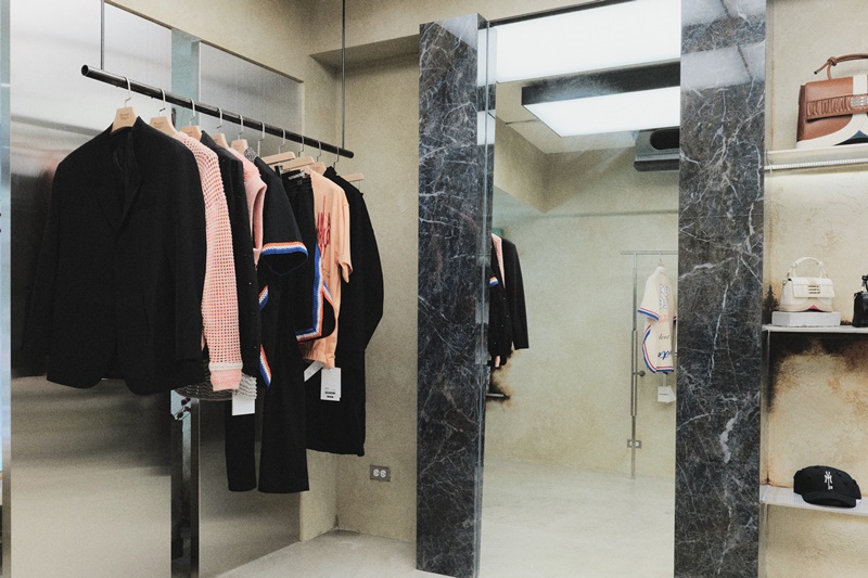 國內外新銳品牌這裡買！時尚選品店 Road Sign 台北實體店重磅開幕，首波聯手 NAMESAKE 打造快閃店！