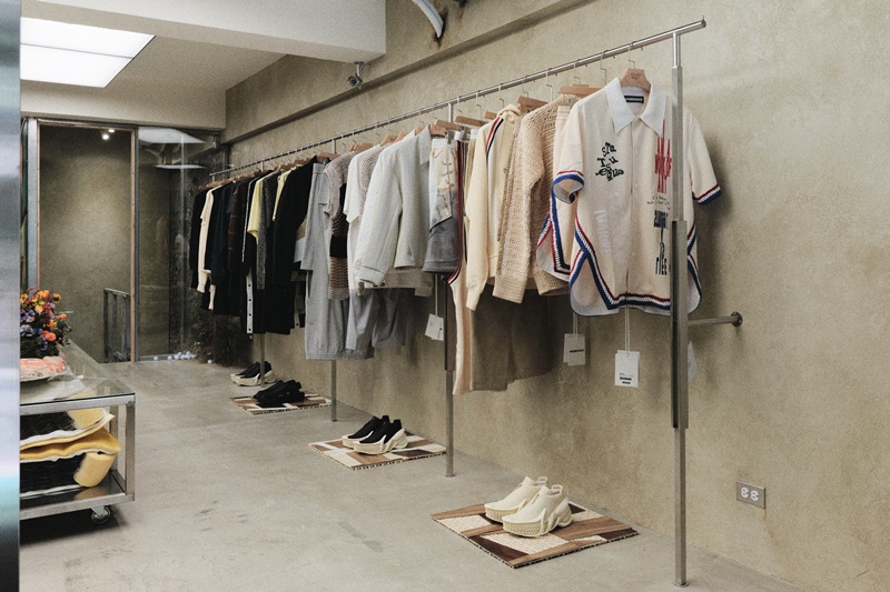 國內外新銳品牌這裡買！時尚選品店 Road Sign 台北實體店重磅開幕，首波聯手 NAMESAKE 打造快閃店！