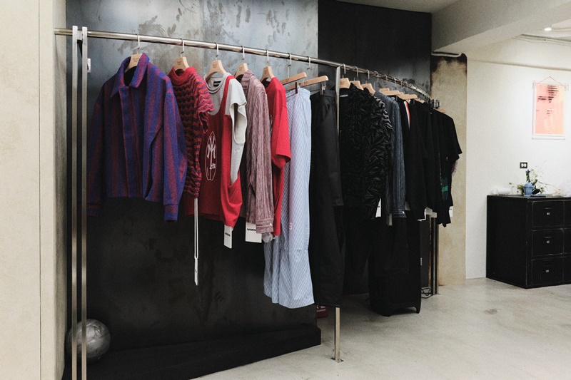 國內外新銳品牌這裡買！時尚選品店 Road Sign 台北實體店重磅開幕，首波聯手 NAMESAKE 打造快閃店！