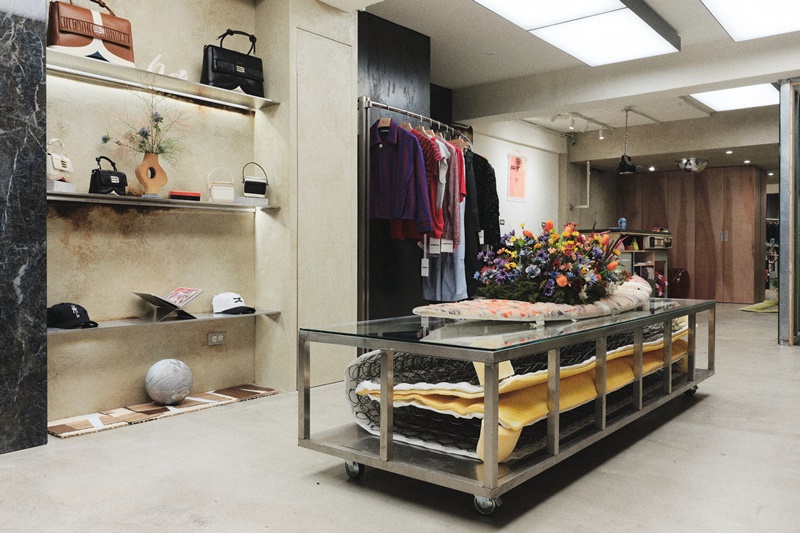 國內外新銳品牌這裡買！時尚選品店 Road Sign 台北實體店重磅開幕，首波聯手 NAMESAKE 打造快閃店！