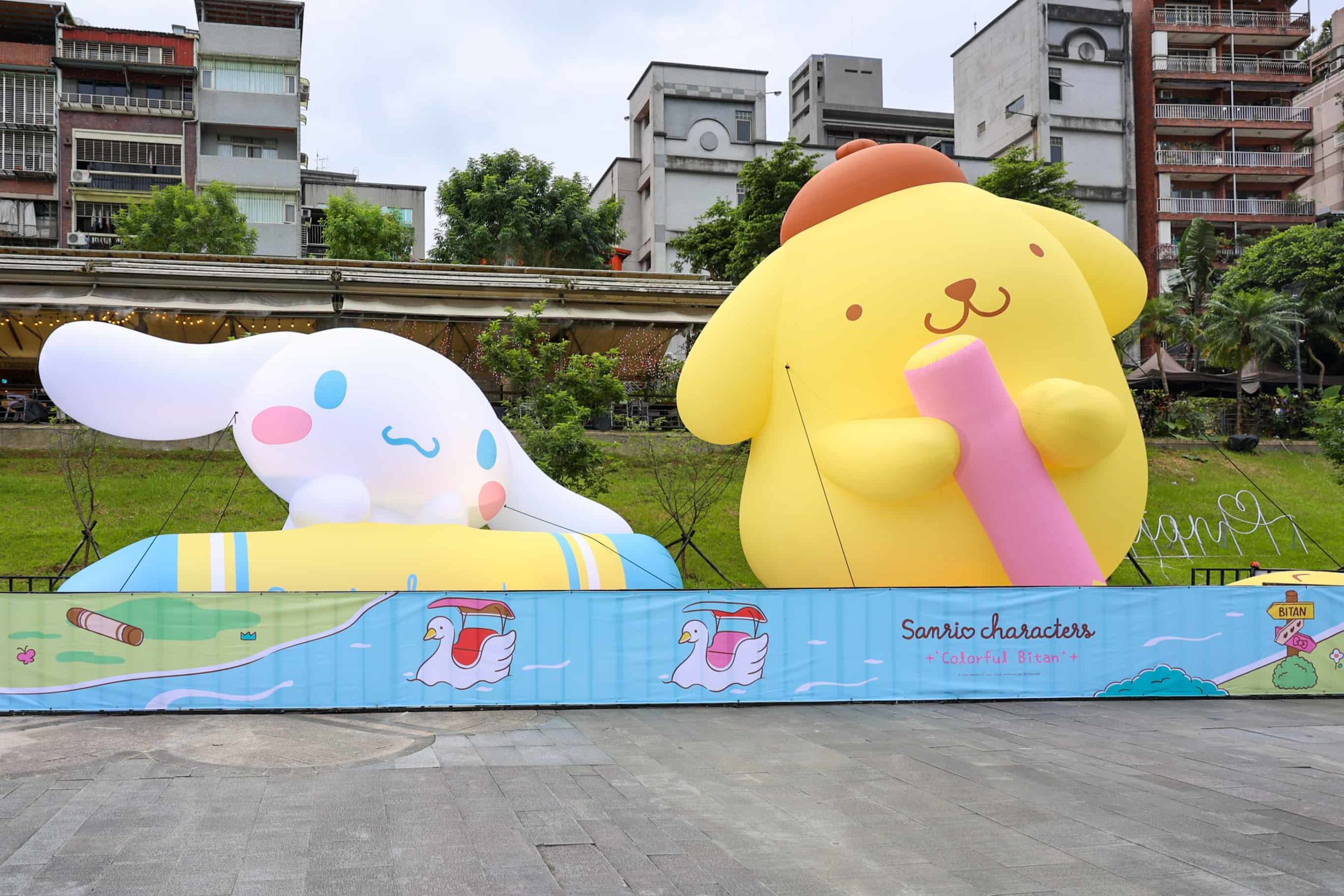 三麗鷗家族入侵碧潭！13 公尺巨型Hello Kitty 陪你迎暑假，大耳狗、美樂蒂全都巨大化！