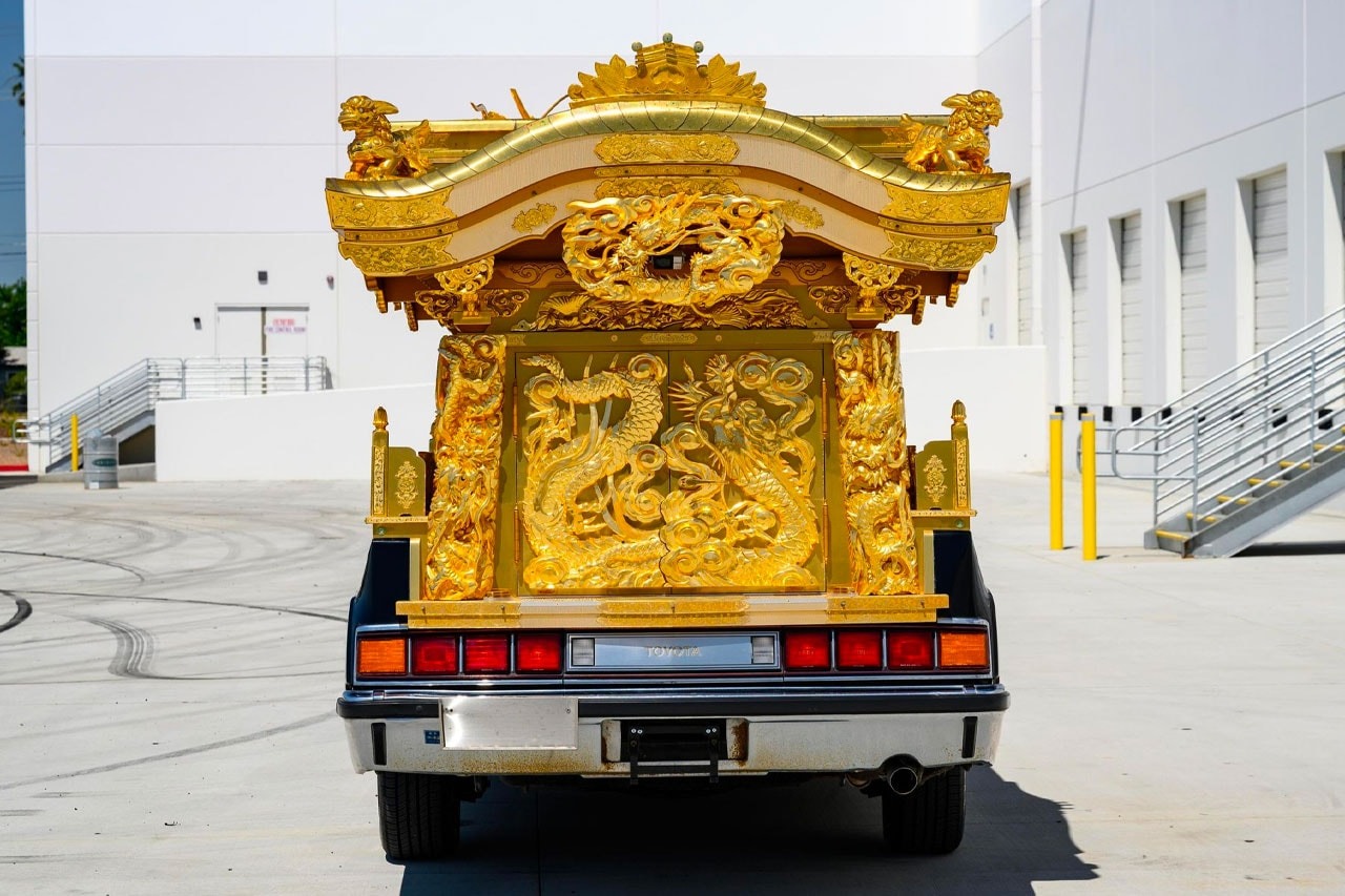 別買超跑了！豐田 Toyota 出品「靈車」特殊車型正式拍售，開在路上絕對夠潮！