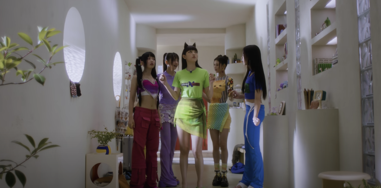 連發兩首萌萌噠！NewJeans 新歌〈New Jeans〉、〈Super Shy〉MV 接連釋出！網友：心臟爆擊⋯⋯