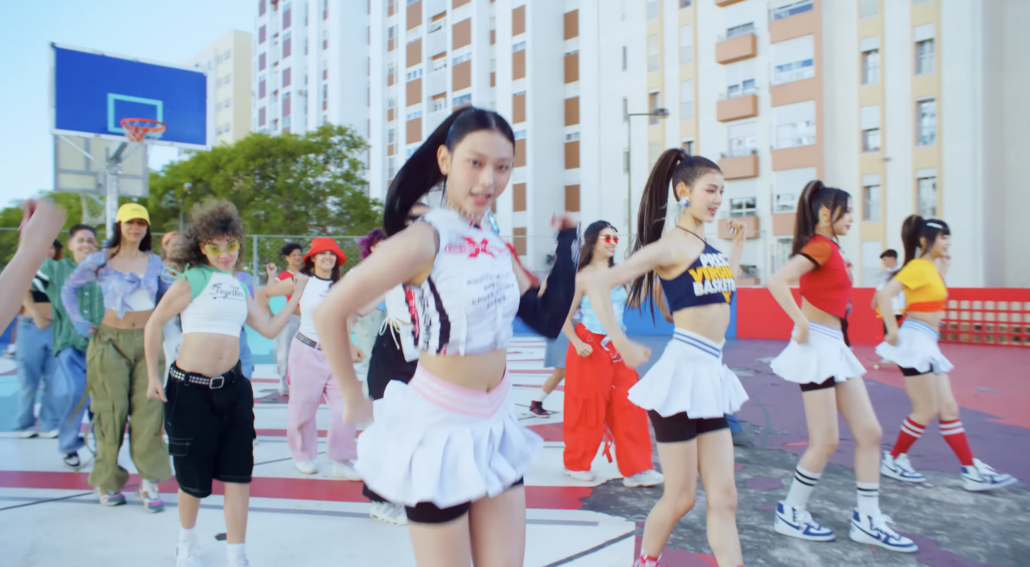 連發兩首萌萌噠！NewJeans 新歌〈New Jeans〉、〈Super Shy〉MV 接連釋出！網友：心臟爆擊⋯⋯