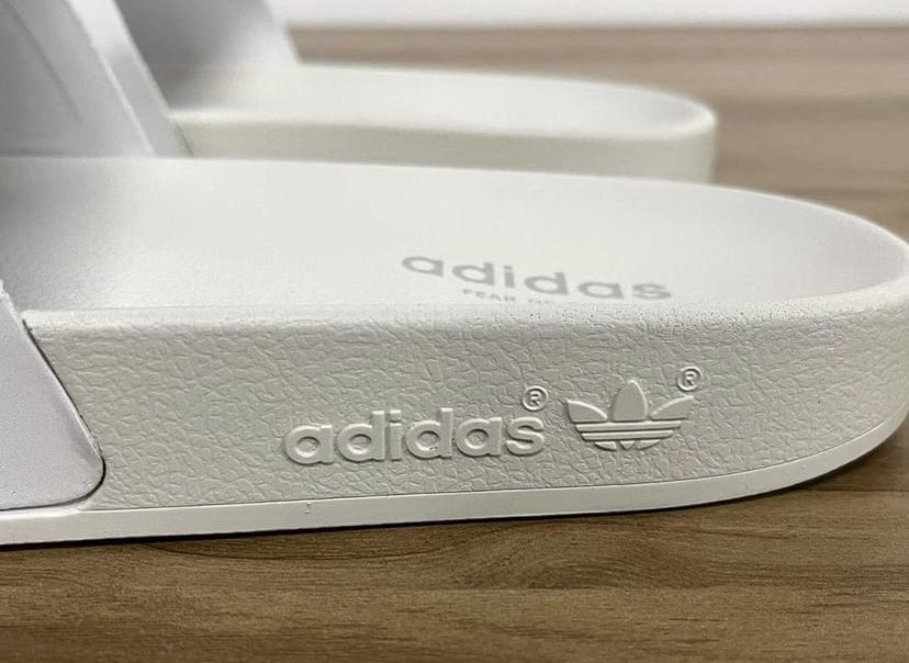 官方發聲了！Fear of God 出面闢謠 adidas 聯名拖鞋並不屬實