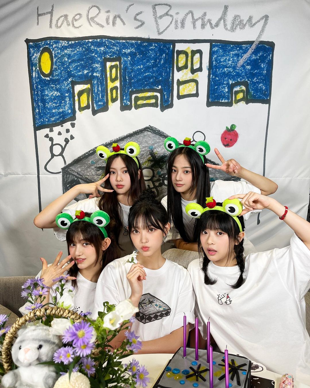 梁朝偉現身 MV 挺 NewJeans 更多細節曝光！「想送給南韓粉絲的禮物」直接無酬出演