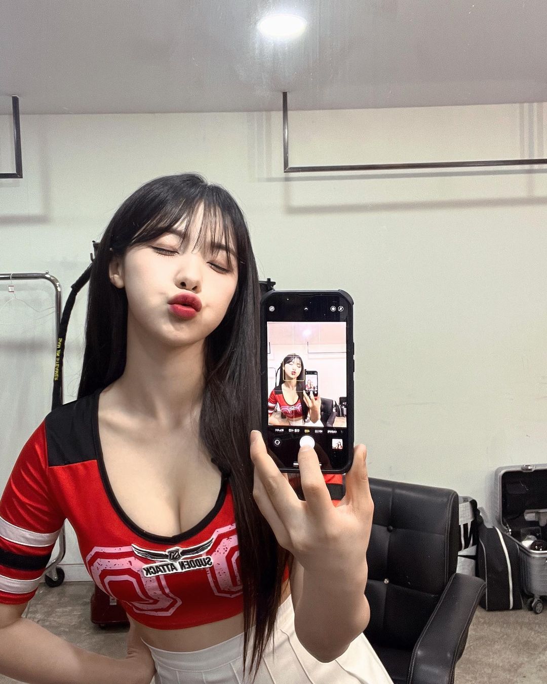 颱風天餐廳吃飯巧遇野生李多慧！真實狀態 0 偽裝粉絲甜喊：我老婆