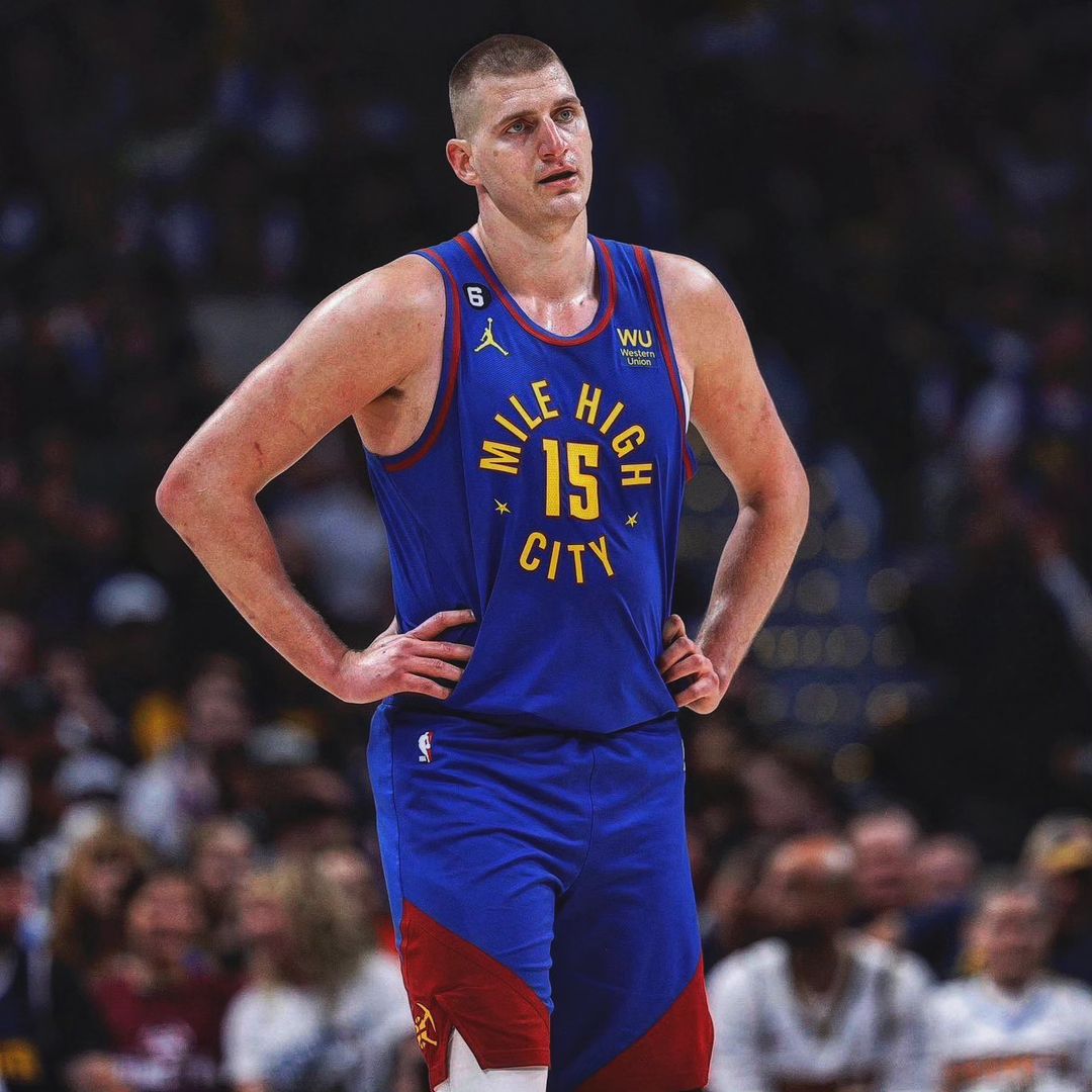 Jokic 簽甜瓜金塊球衣？球迷分享「與最偉大球員的奇遇記」網封 NBA 陶淵明