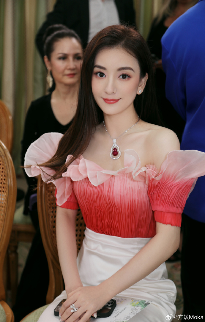 天王嫂曬愛女！郭富城演唱會 5 歲大女兒場邊支持，絕美側臉、精緻挺鼻曝光！