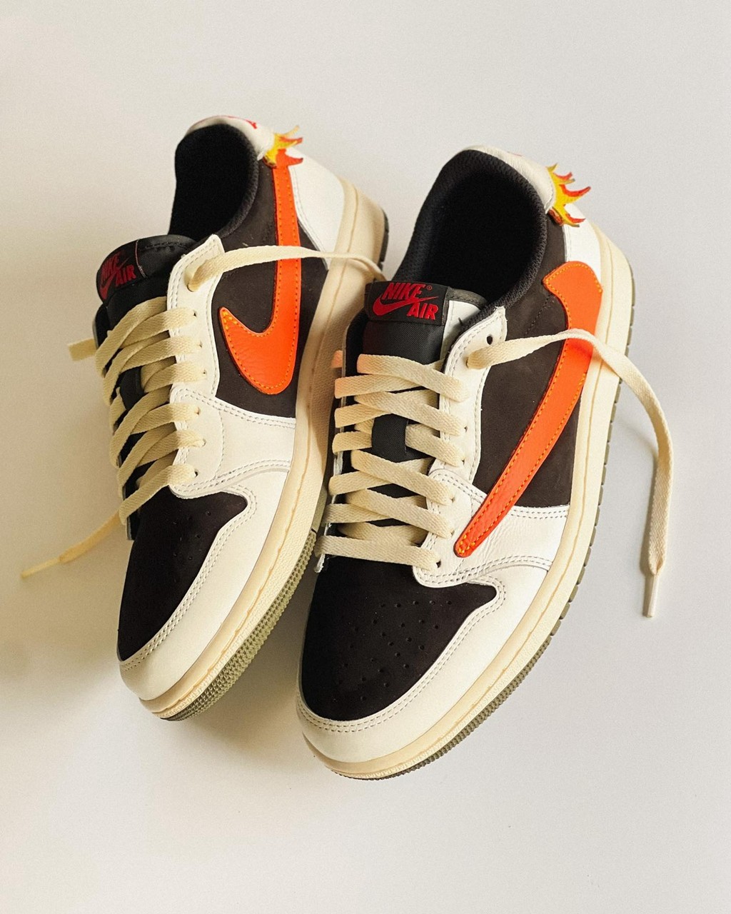 注入火焰元素，Travis Scott x Air Jordan 1 Low 話題定製款公開