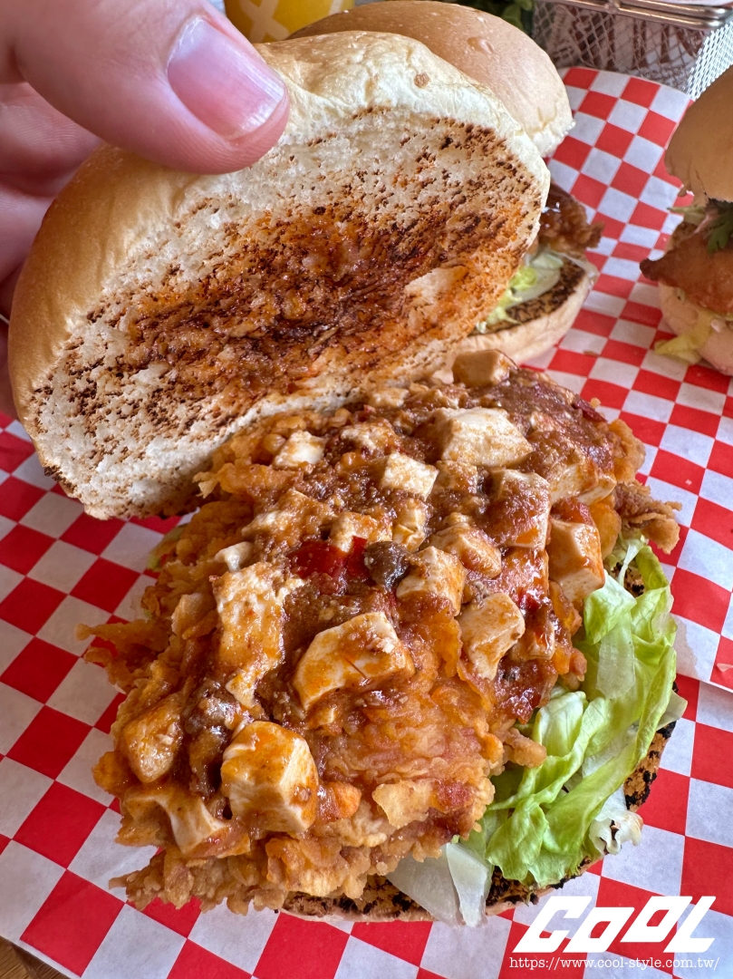 花生米血、麻婆豆腐尬雞排！繼光香香雞推 6 漢堡新品　限時 2 天半價嚐鮮