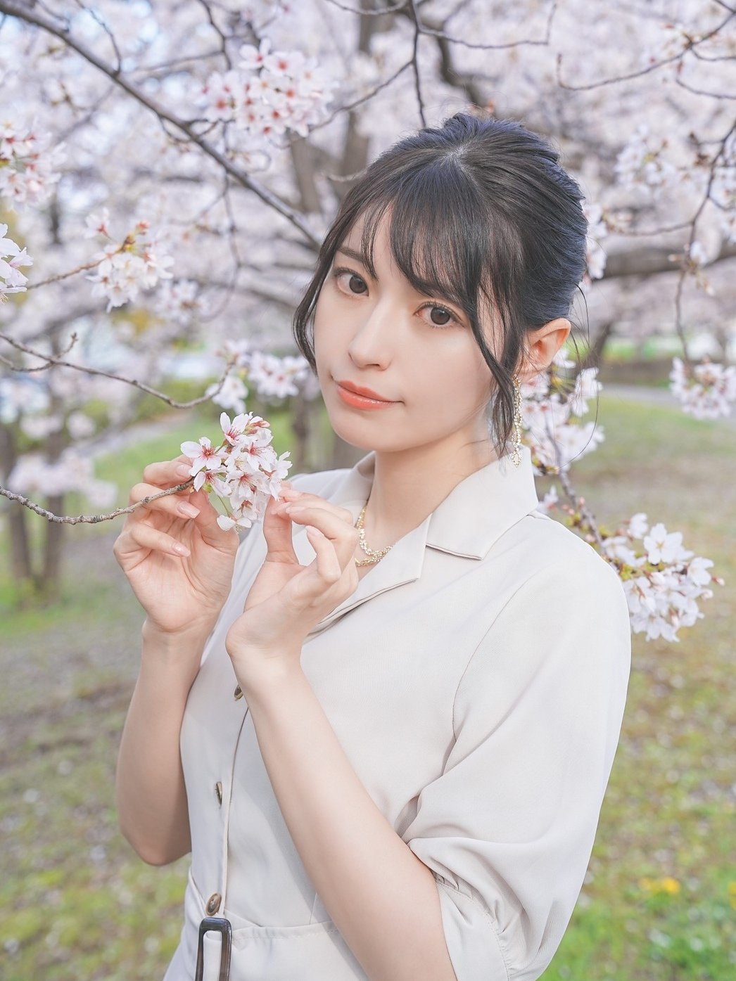 超新星異軍突起！G cup 寫真女星「楠エリサ」不僅簽約事務所，更宣布成為 FALENO 專屬女優