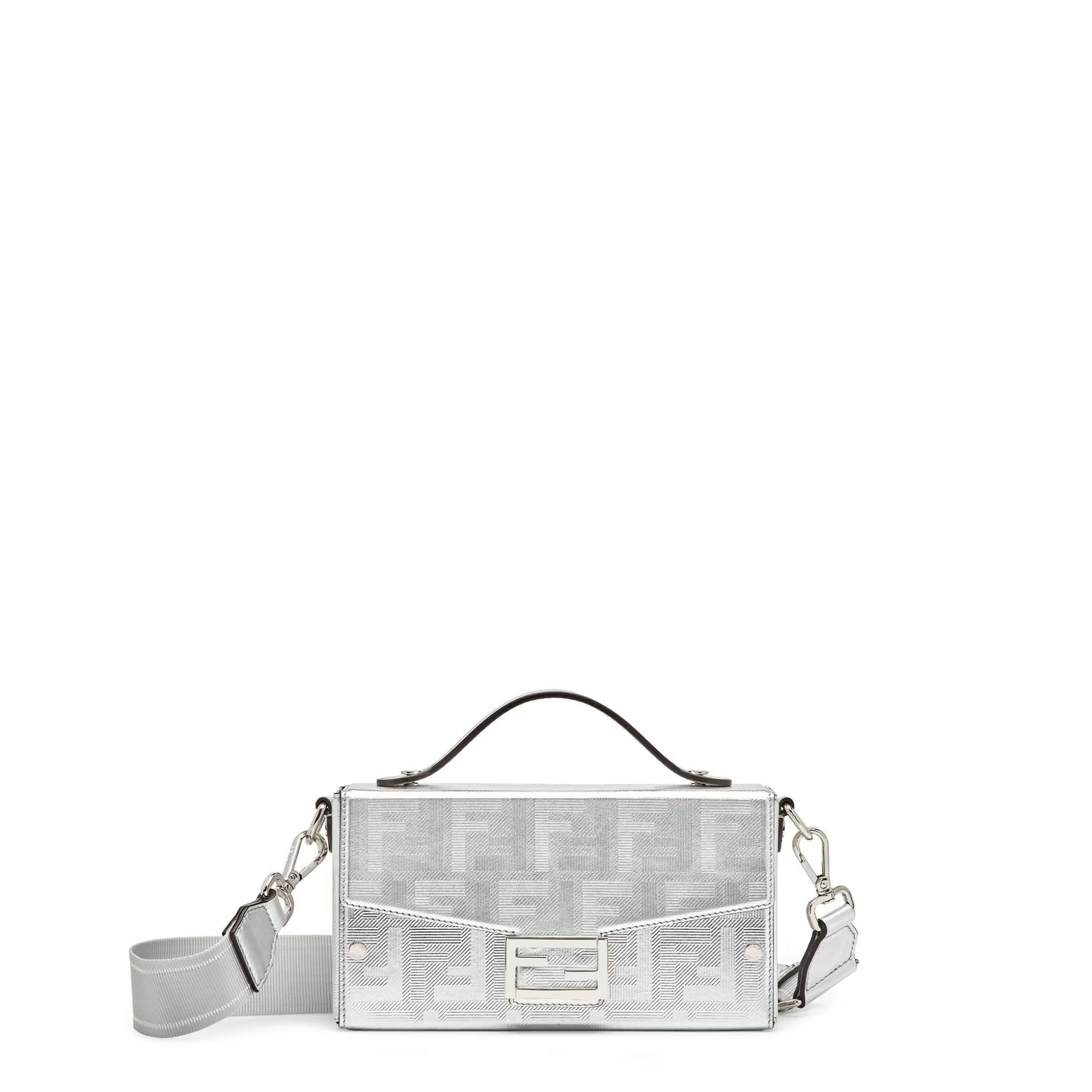 時尚前衛的外型，極為實用的設計！FENDI 2023-24 秋冬男裝及 FENDI C’mon 包款登場！