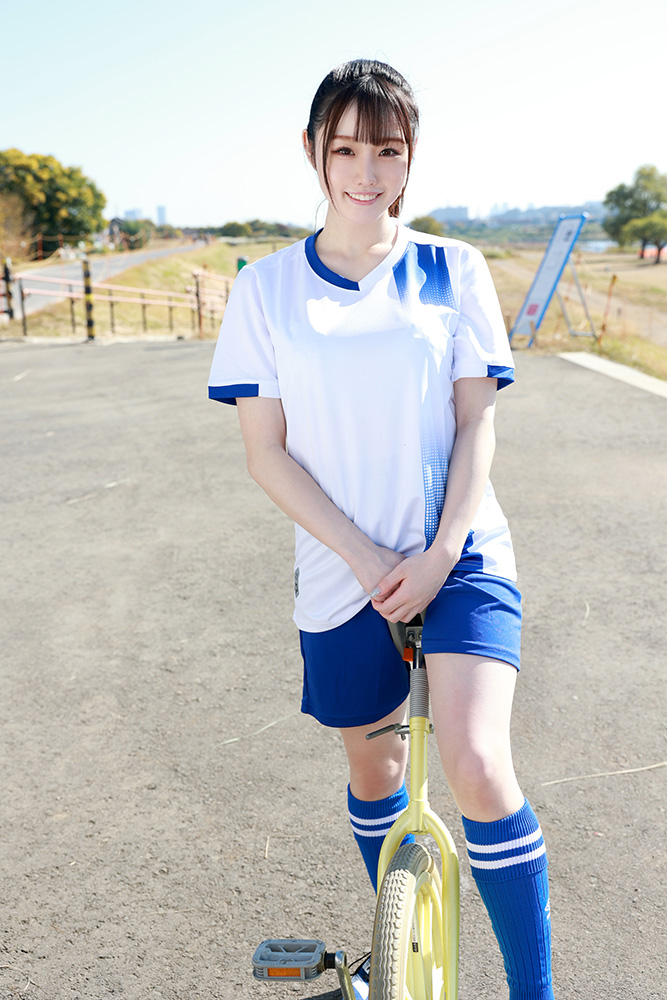 「超新星女優」決定引退？月雲よる 不僅社群帳號消失，連實體活動也宣佈延期