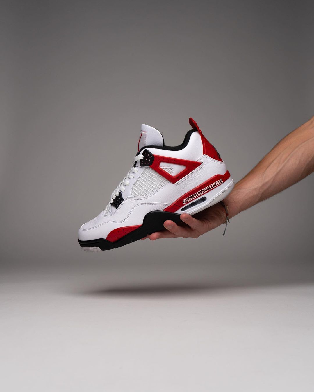 由「白」轉「紅」，Air Jordan 4 熱血化全新版本 