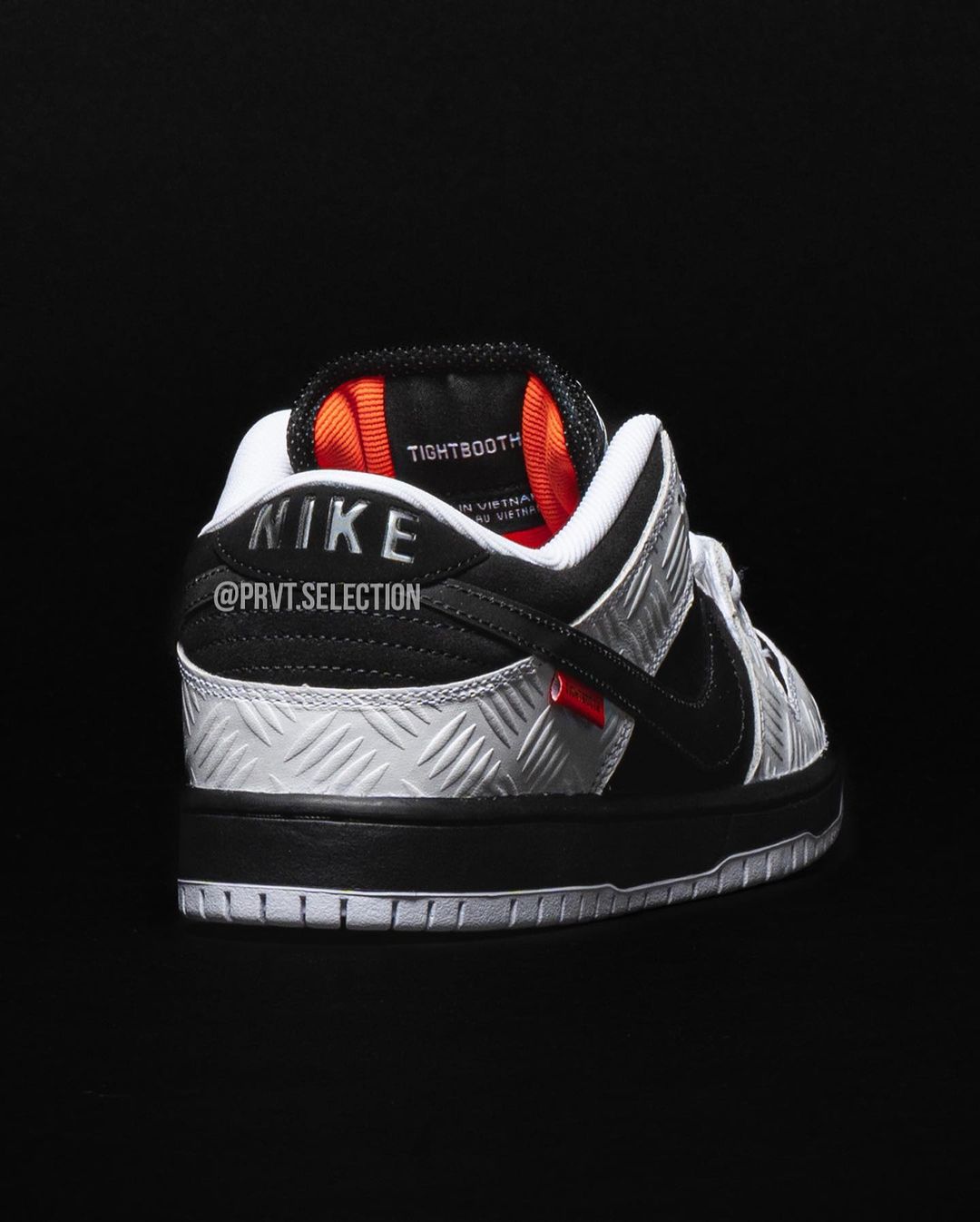 TIGHTBOOTH Dunk SB