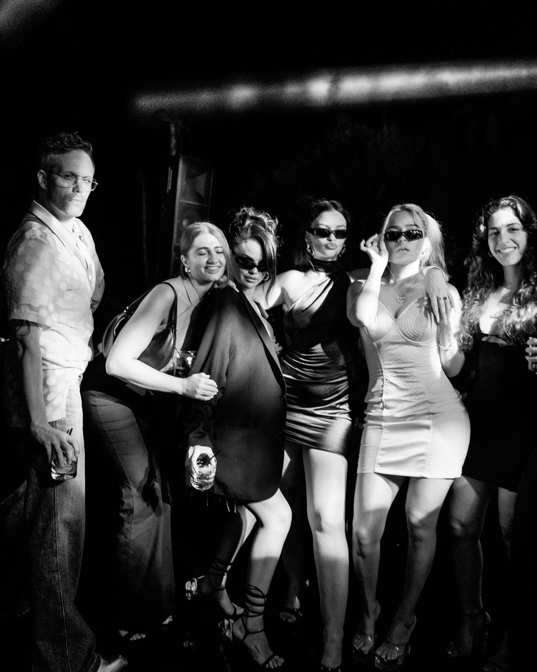 泰勒絲、貝克漢長媳接連缺席！賽琳娜 31 歲生日派對連嗨 2 場，派瑞絲希爾頓、克莉絲汀都來了！