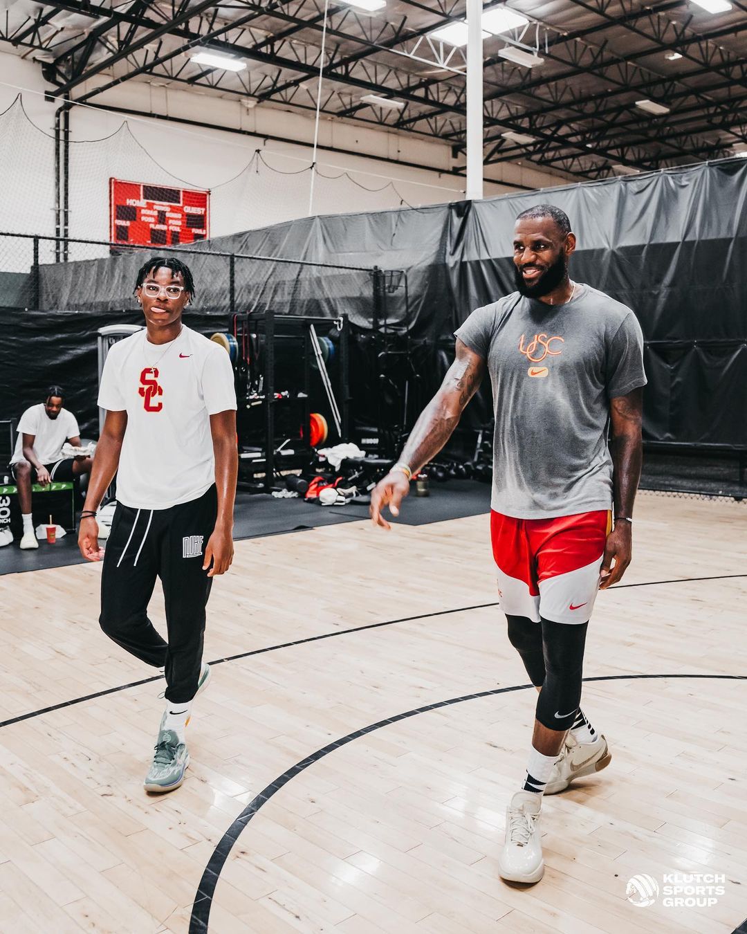 更像 Kobe 系列？LeBron James 疑似曝光最新簽名戰靴 Nike LEBRON 21