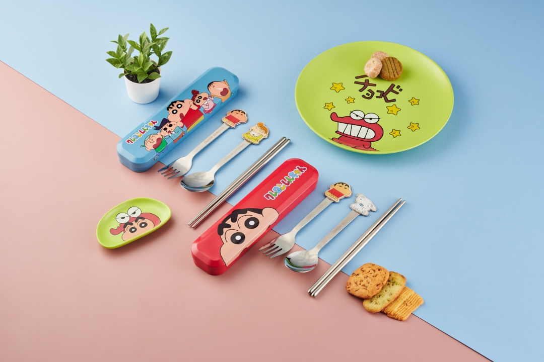 你回來了！全聯 x 蠟筆小新聯名周邊積分樂開跑！抱枕、餐具、晴雨傘...5 款超萌聯名周邊必收
