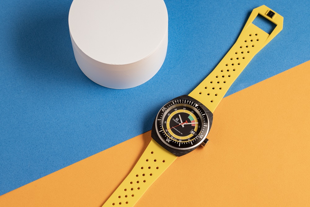 帥到讓坤達和牛奶捨不得手放開！ TISSOT 夏日限定概念店開催， Sideral 鍛造碳錶款同步登場