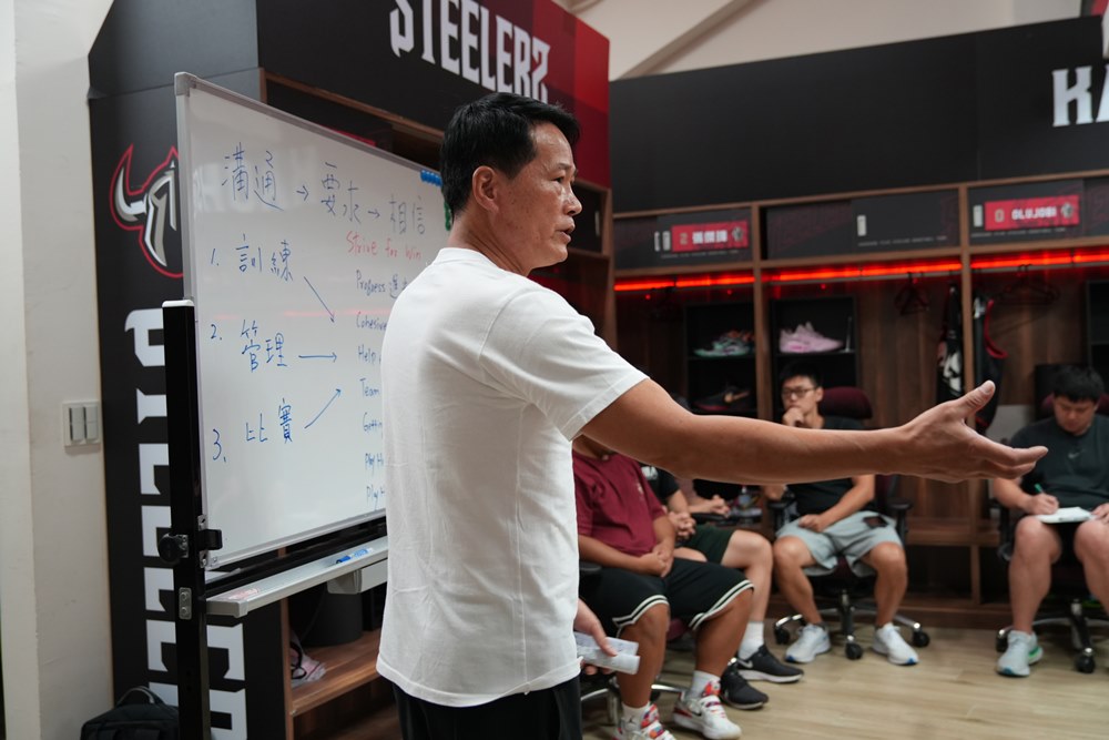 龍哥轉任營運長！邱大宗正式接掌高雄鋼鐵人兵符，承諾會製造更多「金句」給球迷！