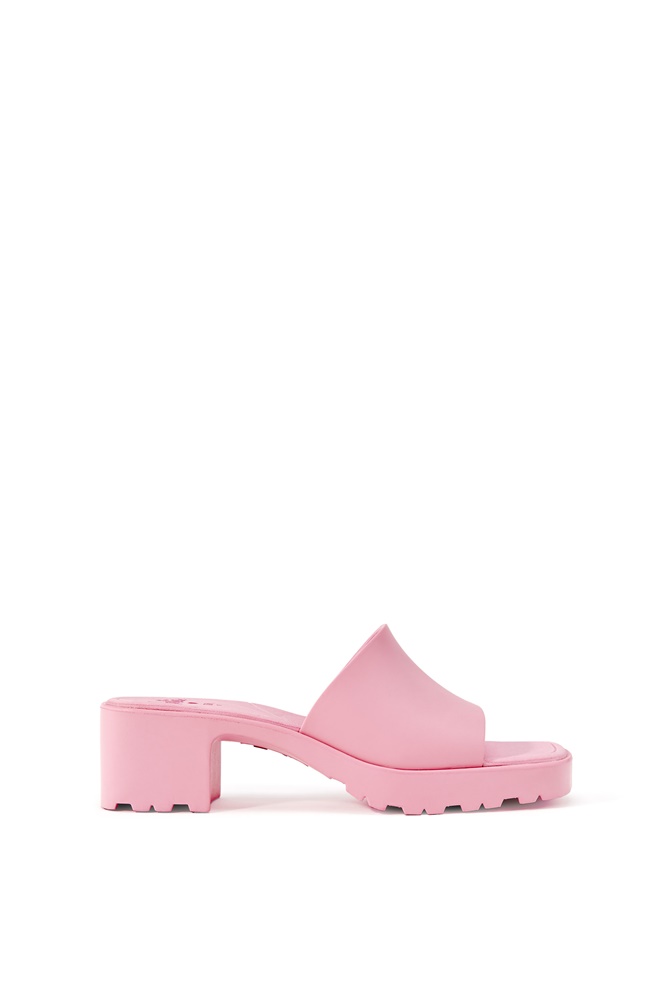 Y2K 風格滿載！ ZARA x 《BARBIE》聯名系列正式登場，電影同款真的買得到！