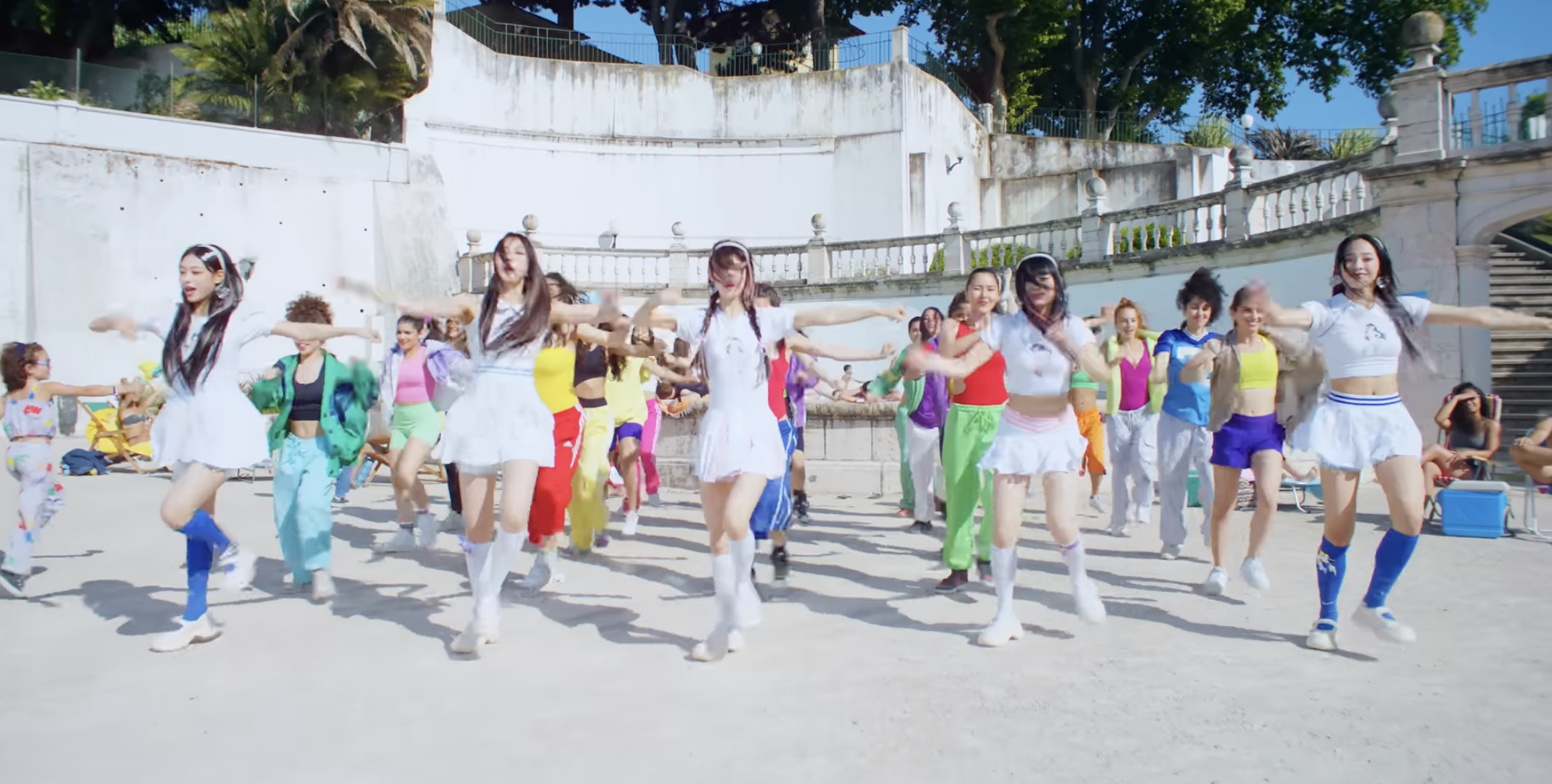 連發兩首萌萌噠！NewJeans 新歌〈New Jeans〉、〈Super Shy〉MV 接連釋出！網友：心臟爆擊⋯⋯