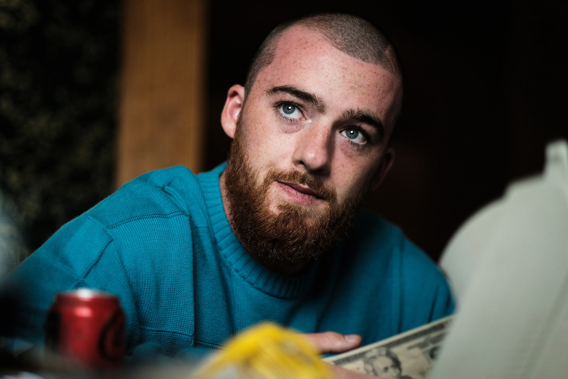 因演出《高校十八禁 Euphoria》爆紅！男星 Angus Cloud 驚傳逝世，得年 25 歲。