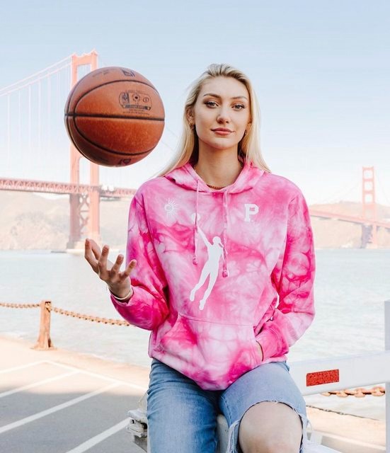 頂級球員助陣！New Balance 宣布「咖哩乾妹」Cameron Brink 加入品牌陣容