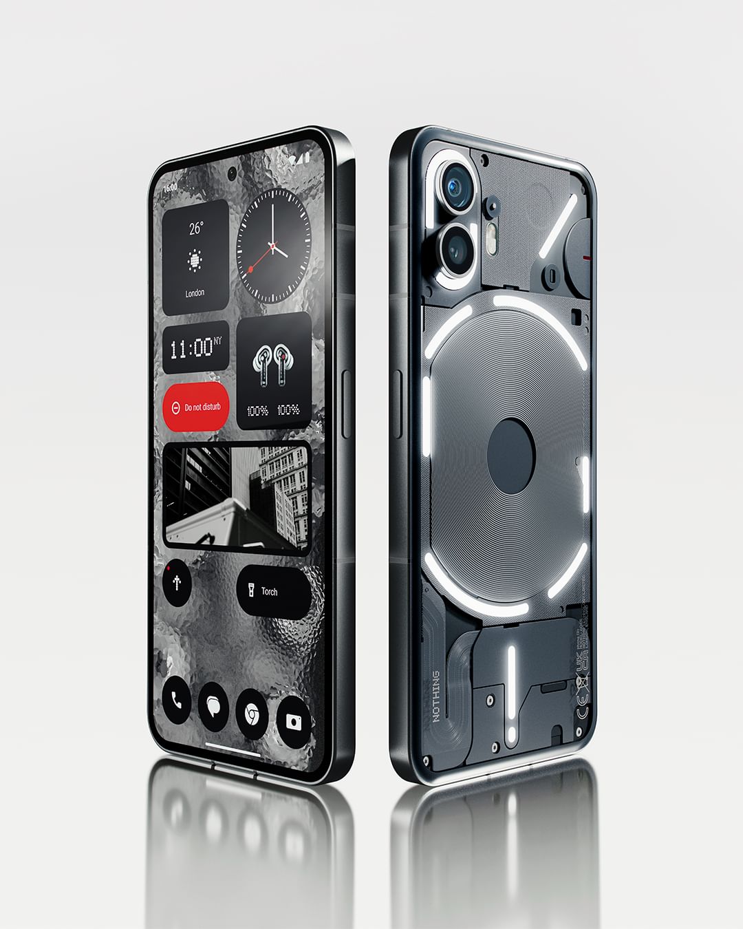透明手機 NOTHING Phone (2) 全新登台！發光 LED 燈條玩法更多、黑白透明設計依然好型... 3 大亮點整理