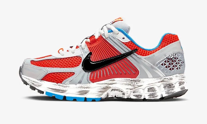 NIKE ZOOM VOMERO 5 GUNDAM