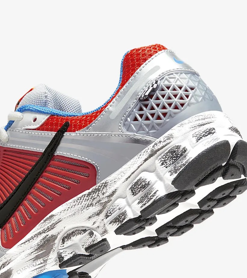 NIKE ZOOM VOMERO 5 GUNDAM