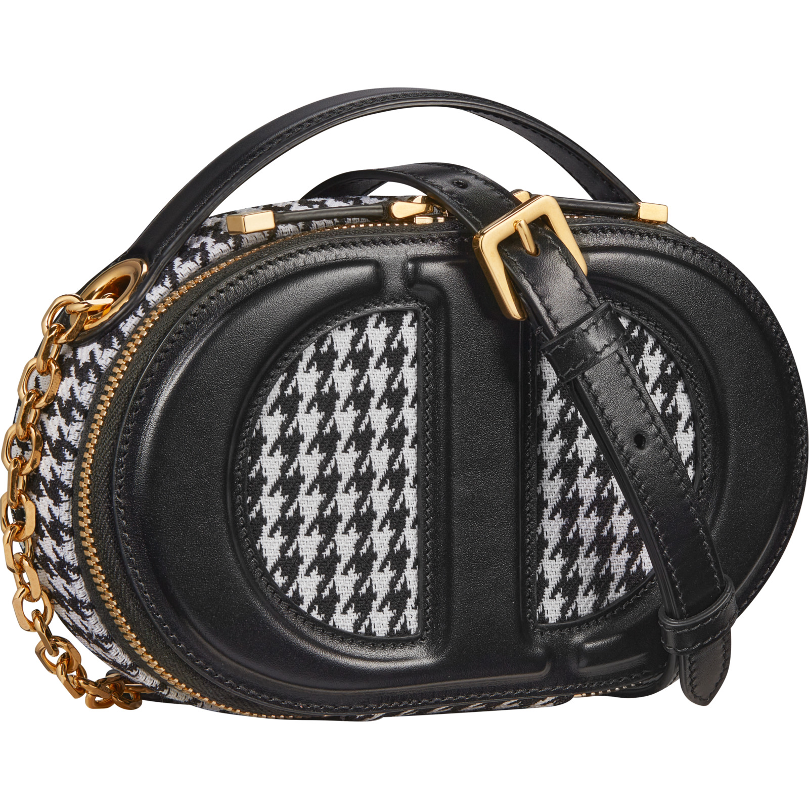 不愧是人間 Dior！BLACKPINK Jisoo 清新造型現身機場，身上背的這款「可愛小包」超搶手！