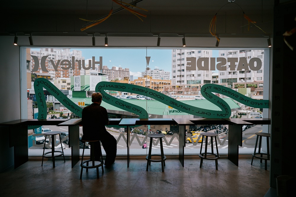 衝浪神牌 Hurley 來台十週年攜手 CAFE!N 打造今夏最 CHILL 《 SW!NG 》主題咖啡廳，限定好康送不停！