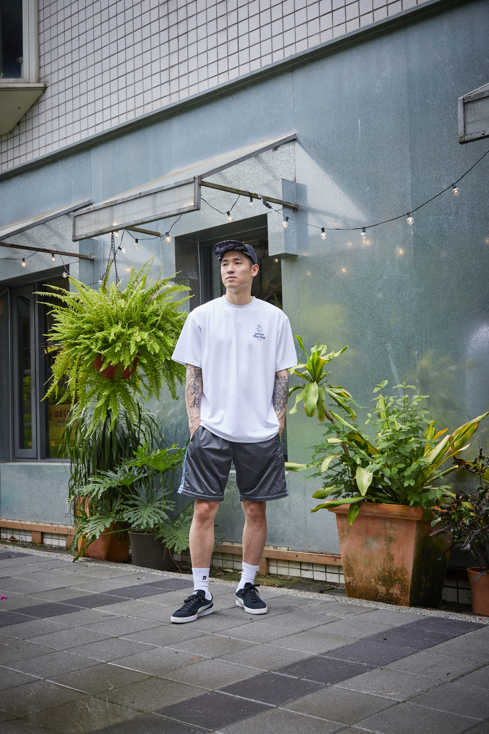台灣街頭品牌UNDER PEACE與機能運動潮流品牌DA VILLAGE攜手打造                                     「Seize The Day」都會運動風格系列，滿足你的一日穿搭！