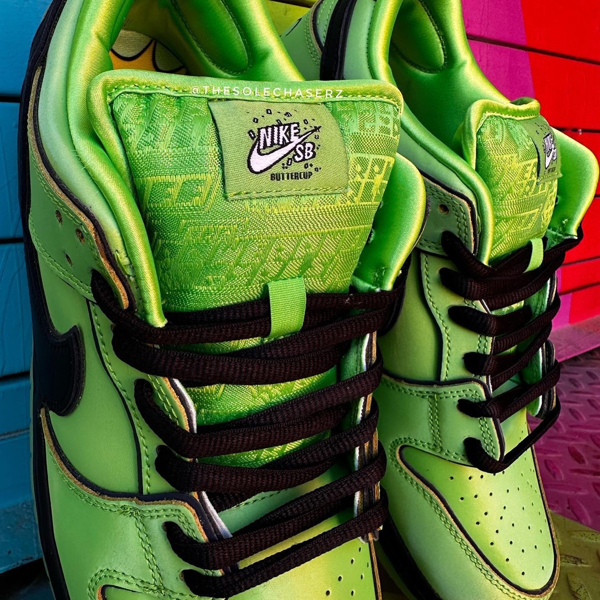 必須包色！《飛天小女警》x Nike SB Dunk「毛毛」配色曝光，竟還有「隱藏驚喜」！