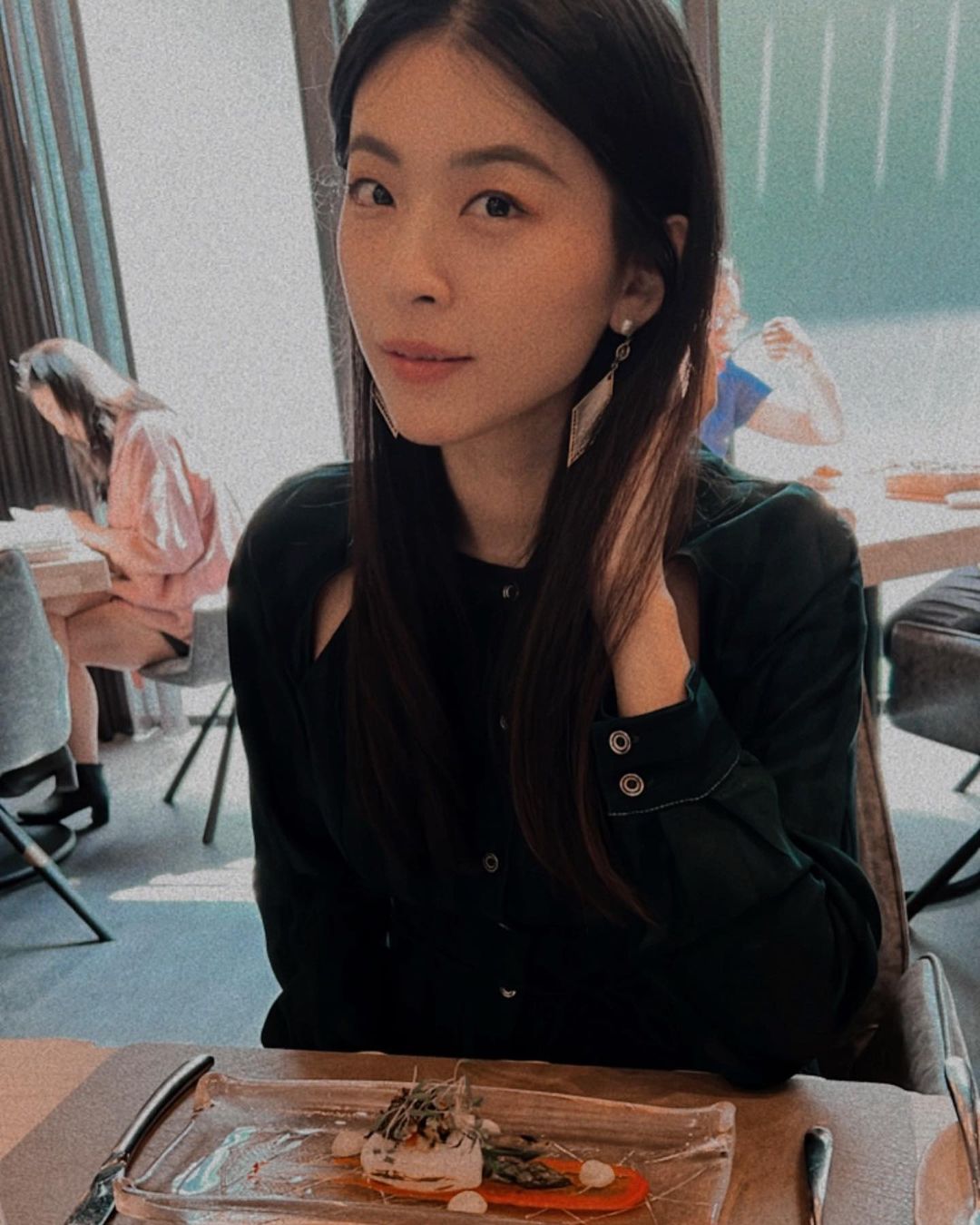 老師我想上課！學生跳八家將被班導一瞪秒變乖！未婚正妹老師被神出：「歡迎大家來校當志工或拖地」