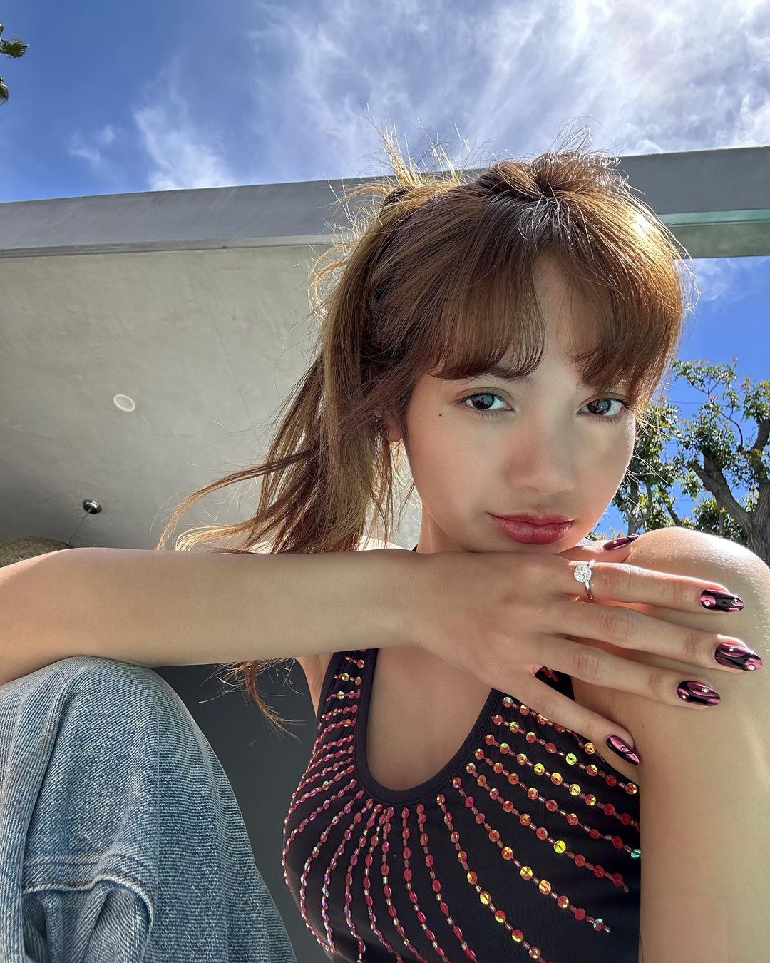 Lisa 瘋馬秀將登場！知情人士還原「邀請過程」，曝 Lisa 出演是自己的想法！